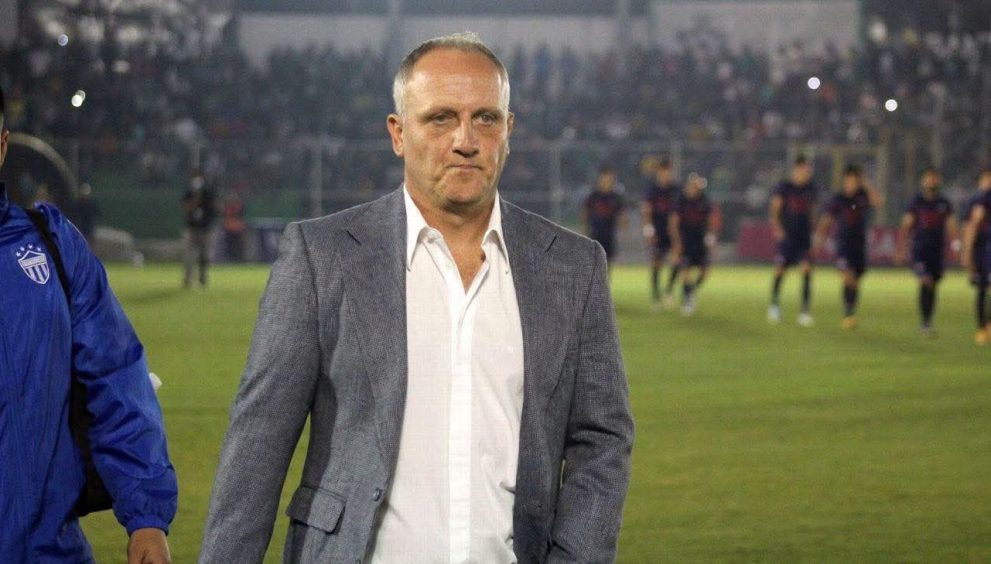 Ramiro Cepeda dirigirá a Cobán Imperial