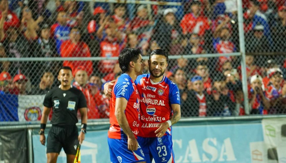 Xelajú MC elimina a Comunicaciones, clasifica a la final y asegura boleto internacional
