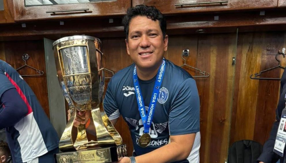 Guatemalteco Adrián Barrios se consagra campeón con Motagua en Honduras