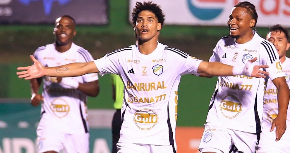 Comunicaciones elimina al bicampeón Antigua GFC y avanza a semifinales
