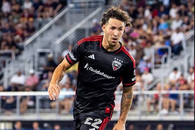 Sorpresiva salida de Aarón Herrera del DC United