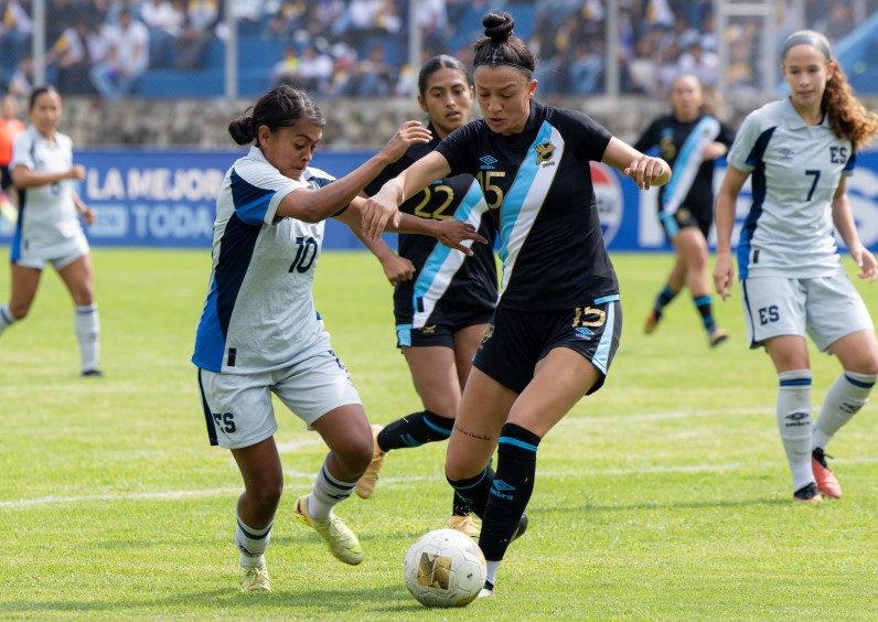 Guatemala naufraga ante El Salvador y deja más dudas que respuestas en el inicio de su renovación