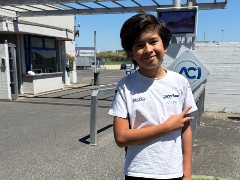 Guatemalteco Santiago de León finaliza entre los 20 mejores del Campeonato Italiano de Karting