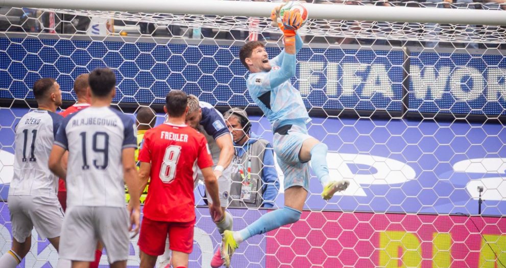 Suiza resolvió el juego en el cierre y aspira a meterse a octavos