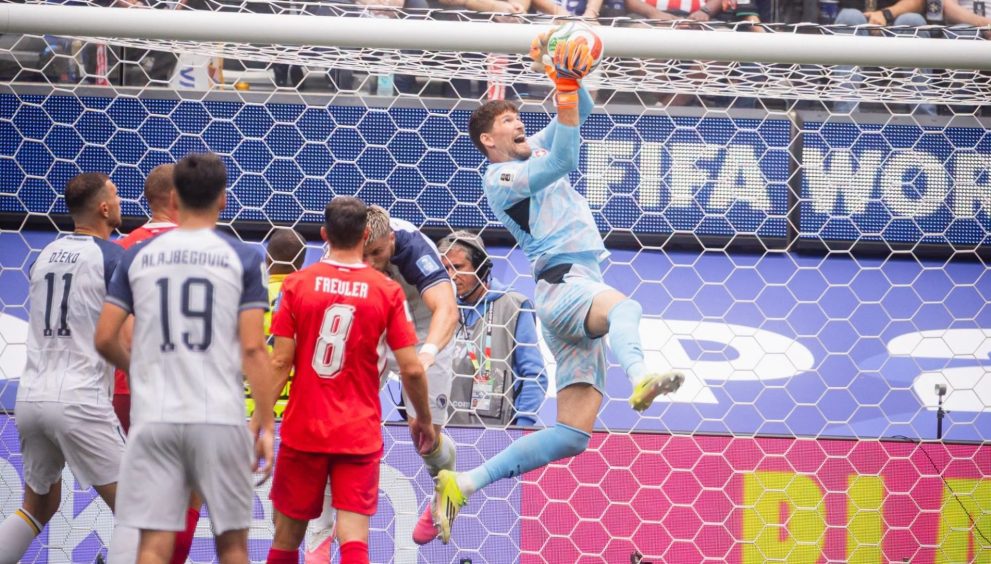 Suiza resolvió el juego en el cierre y aspira a meterse a octavos