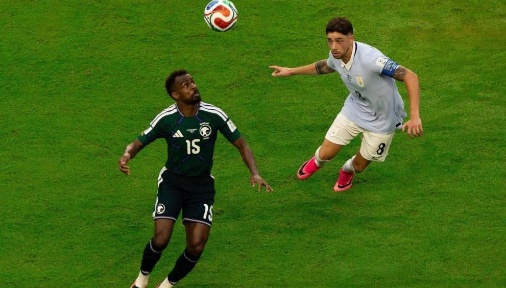 Uruguay rescata un empate ante Arabia en el debut mundialista