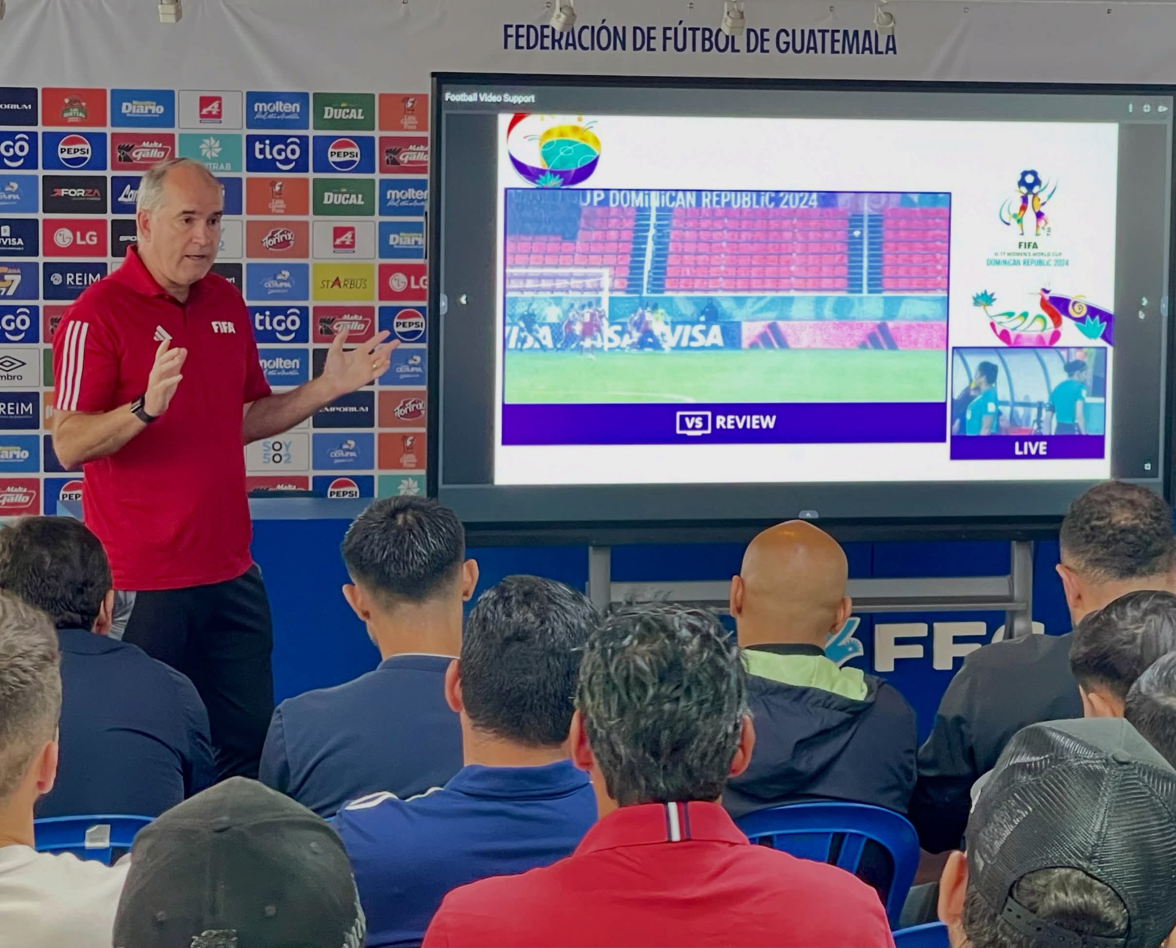 El videoarbitraje está a un paso de debutar en el fútbol guatemalteco