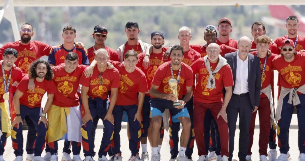 España regresa a casa para celebrar su segundo título mundial