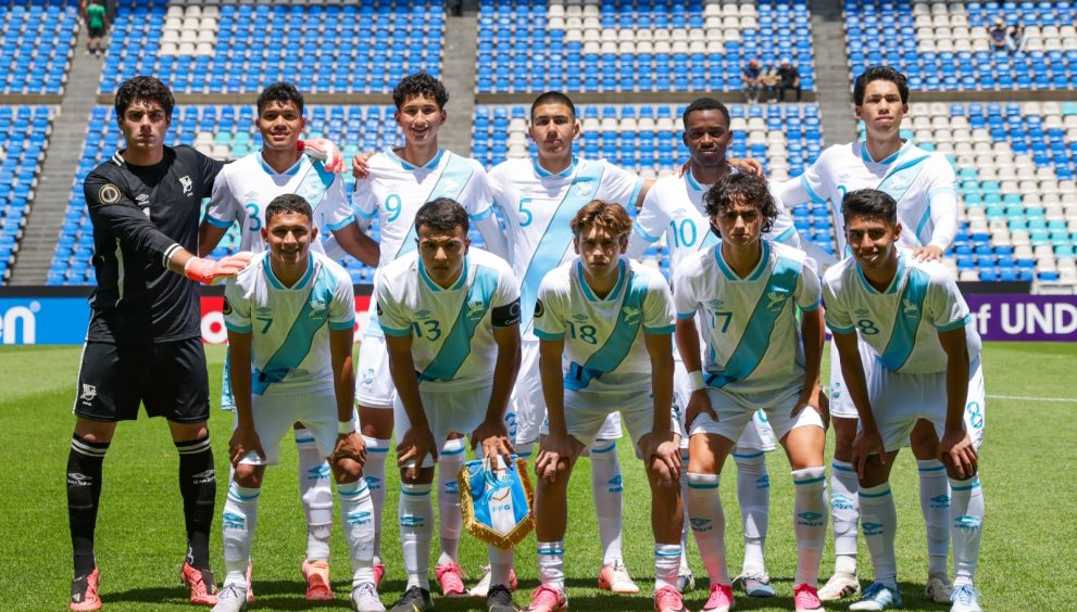 Guatemala muestra su peor versión y es goleada por México y queda al borde de la eliminación