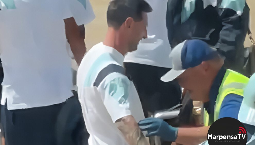Messi protagoniza un curioso momento en el aeropuerto antes del duelo de Argentina ante Cabo Verde