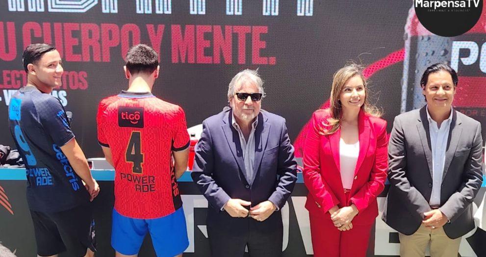 Municipal firma alianza con la marca de hidratación del Mundial