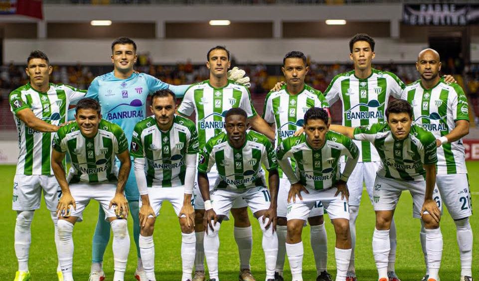 Antigua GFC consumó el fiasco en la Copa Centroamericana de la Concacaf al caer este miércoles por 2-1 ante el Herediano de Costa Rica, en el Estadio Nacional de San José.