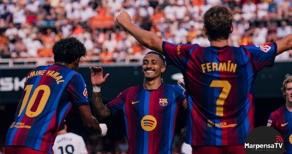 Barcelona golea al Valencia y se coloca líder de La Liga