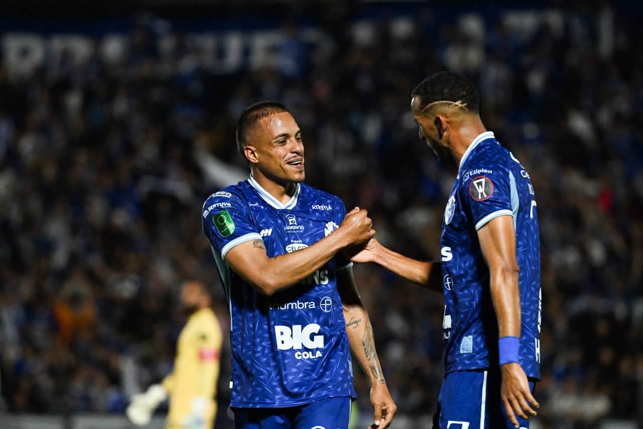 Cartaginés golpea primero ante Olimpia en la semifinal de la Copa Centroamericana